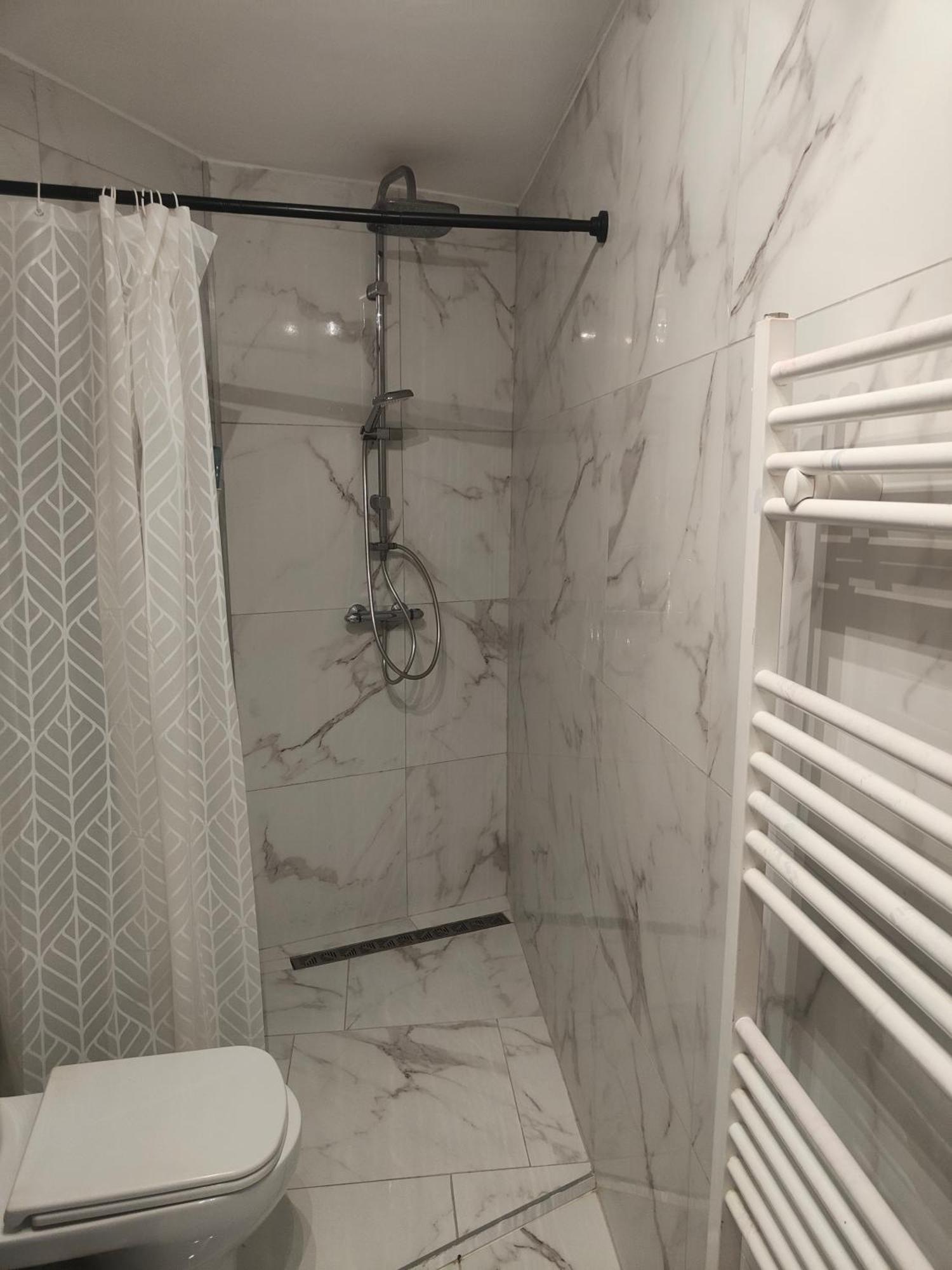 Bel Appartement Confortable Mons Luaran gambar