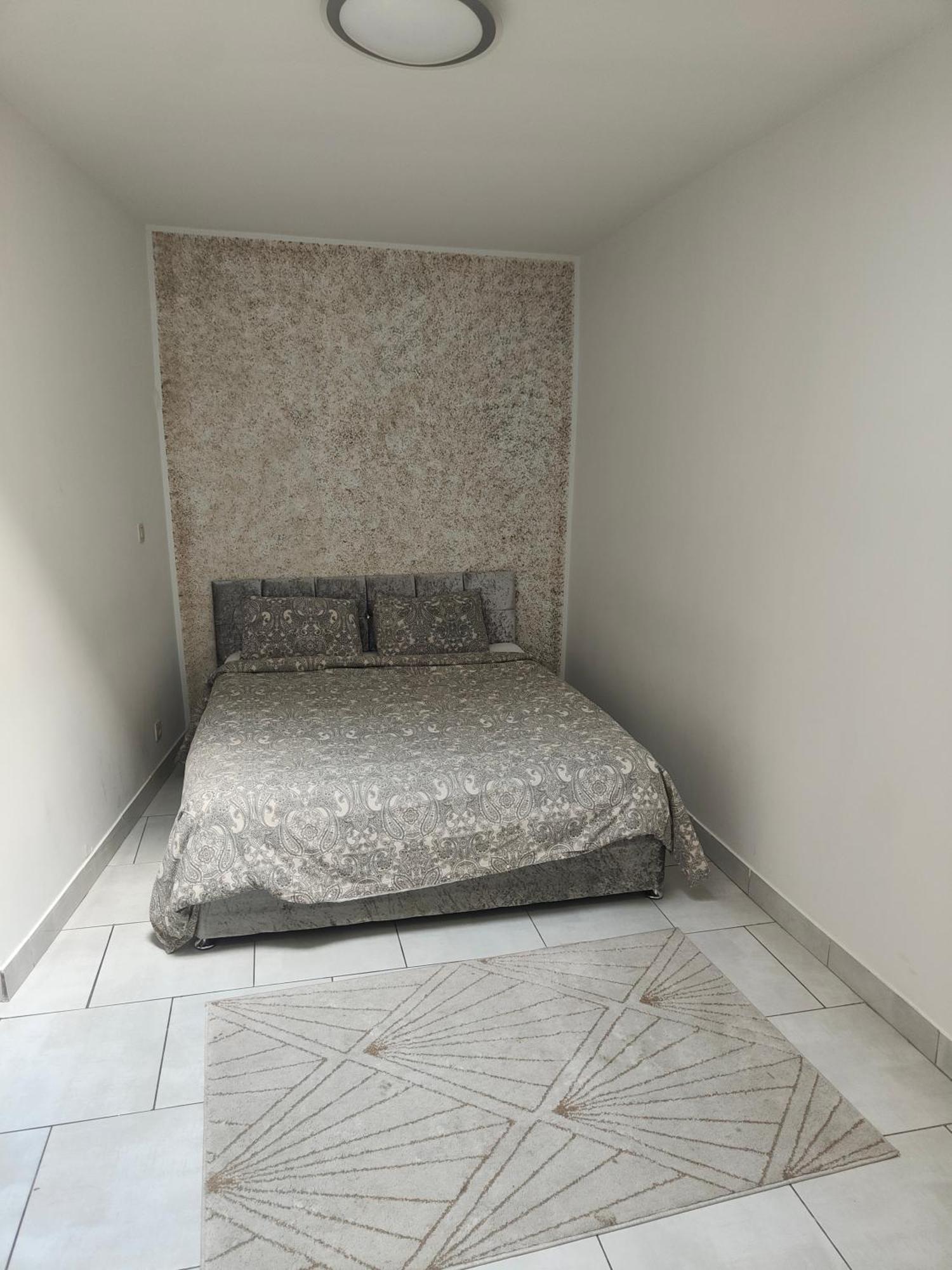 Bel Appartement Confortable Mons Luaran gambar
